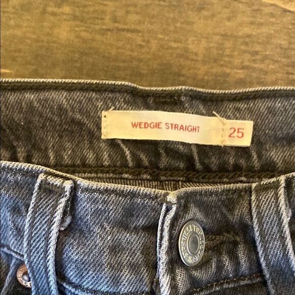 Levi’s Distressed Grey Wedgie Straight Jeans - Picture 5 of 6